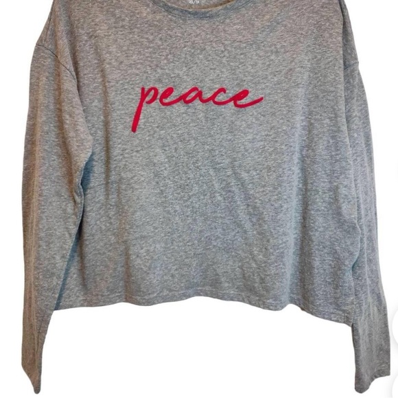 Tahari Tops - Christmas Tahari  cropped long sleeve Peace t-shirt
Red Peace appliqué size M